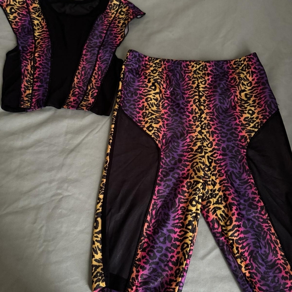 Set - Picture 2 of 3